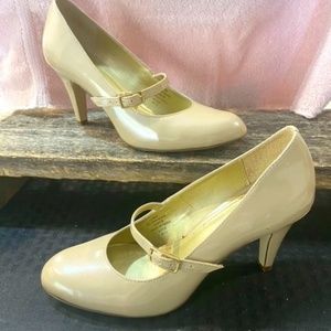Tan Mary Janes Size 6 1/2